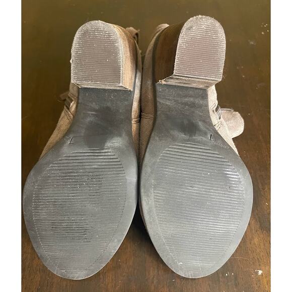 Franco Fontini Lyza Suede Stacked Heel Bootie Size 7 - Picture 7 of 7